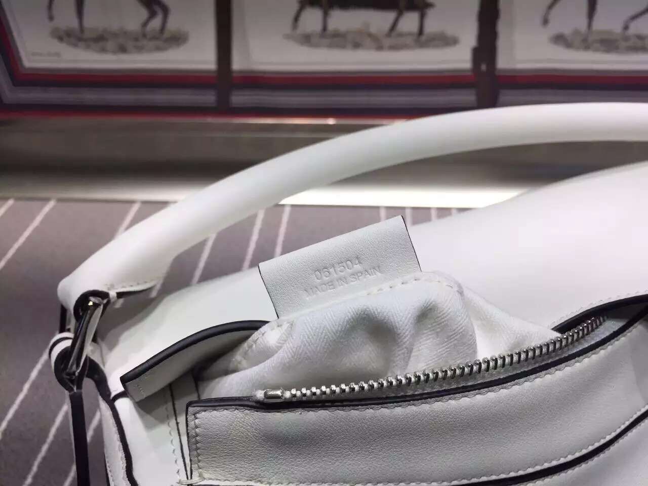 Loewe Puzzle Large Bag L9120 White Loewe Puzzle Large Bag L9120 White
