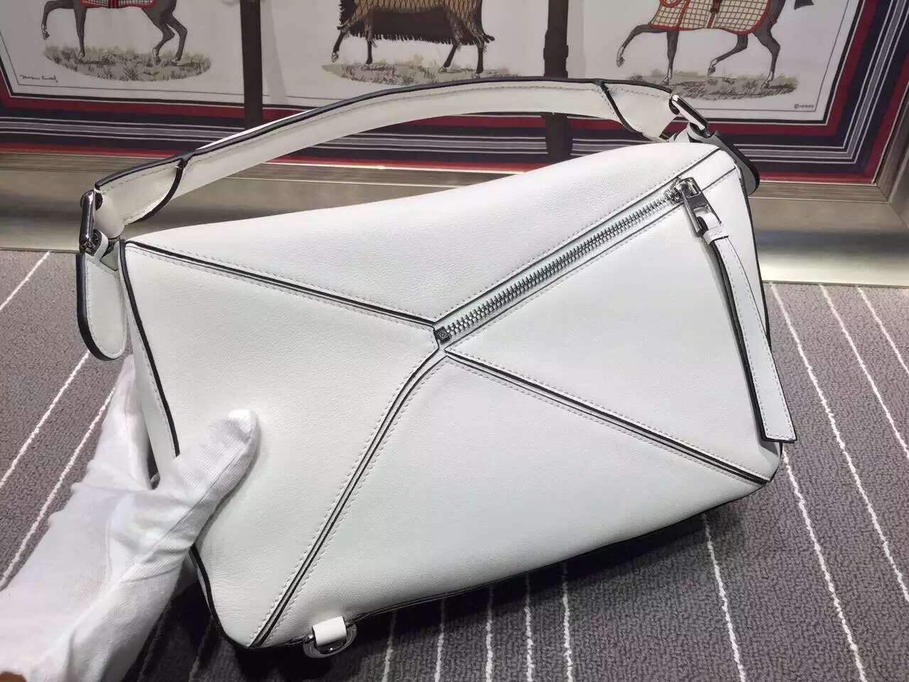 Loewe Puzzle Large Bag L9120 White Loewe Puzzle Large Bag L9120 White