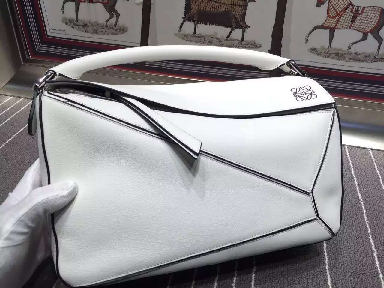 Loewe Puzzle Large Bag L9120 White Loewe Puzzle Large Bag L9120 White