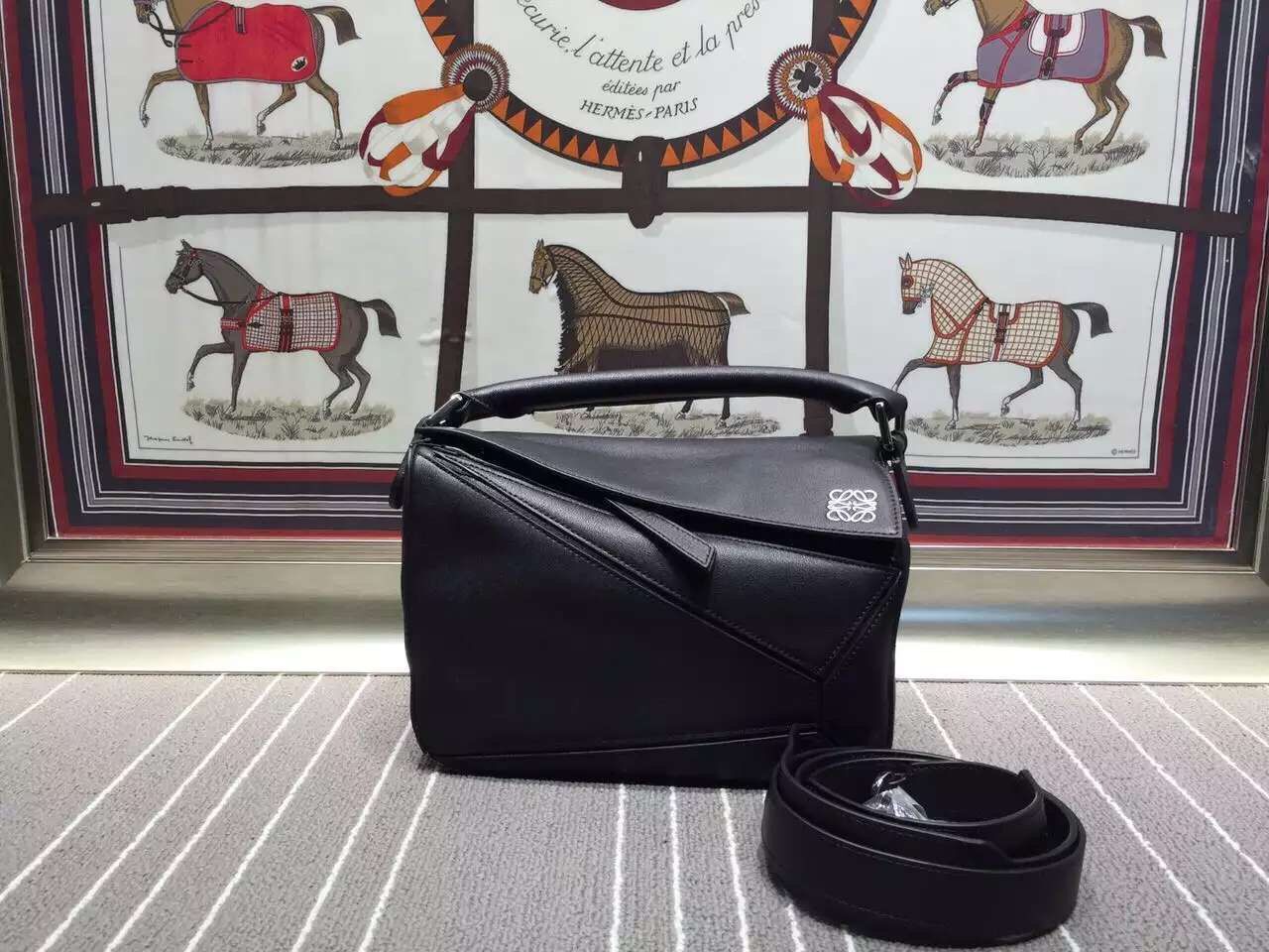 Loewe Puzzle Large Bag Original Leather L9122 Black Loewe Puzzle Large Bag Original Leather L9122 Black