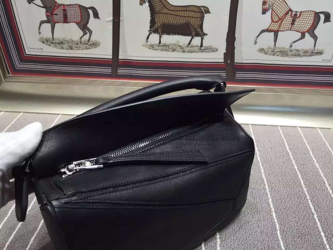 Loewe Puzzle Large Bag Original Leather L9122 Black Loewe Puzzle Large Bag Original Leather L9122 Black