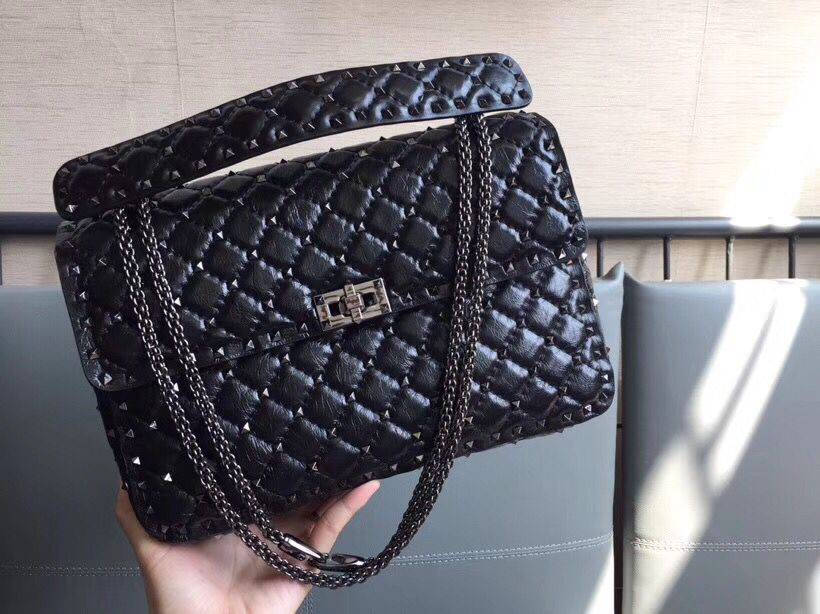 VALENTINO Spike quilted leather large shoulder bag A0327 black VALENTINO Spike quilted leather large shoulder bag A0327 black