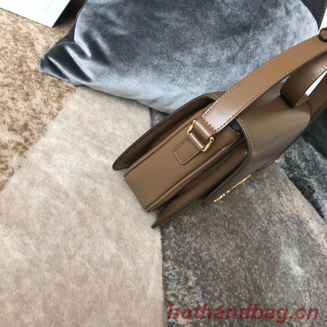 CELINE MEDIUM TRIOMPHE BAG IN SHINY CALFSKIN CL87363 Camel CELINE MEDIUM TRIOMPHE BAG IN SHINY CALFSKIN CL87363 Camel
