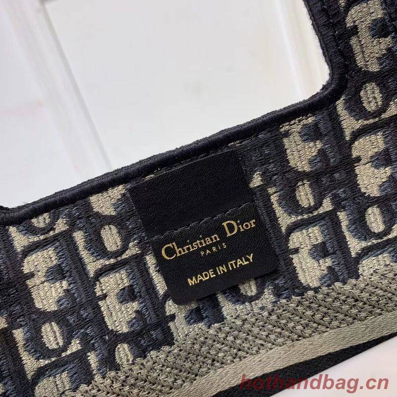 DIOR TOTE BAG IN EMBROIDERED CANVAS C0195 Navy Blue DIOR TOTE BAG IN EMBROIDERED CANVAS C0195 Navy Blue