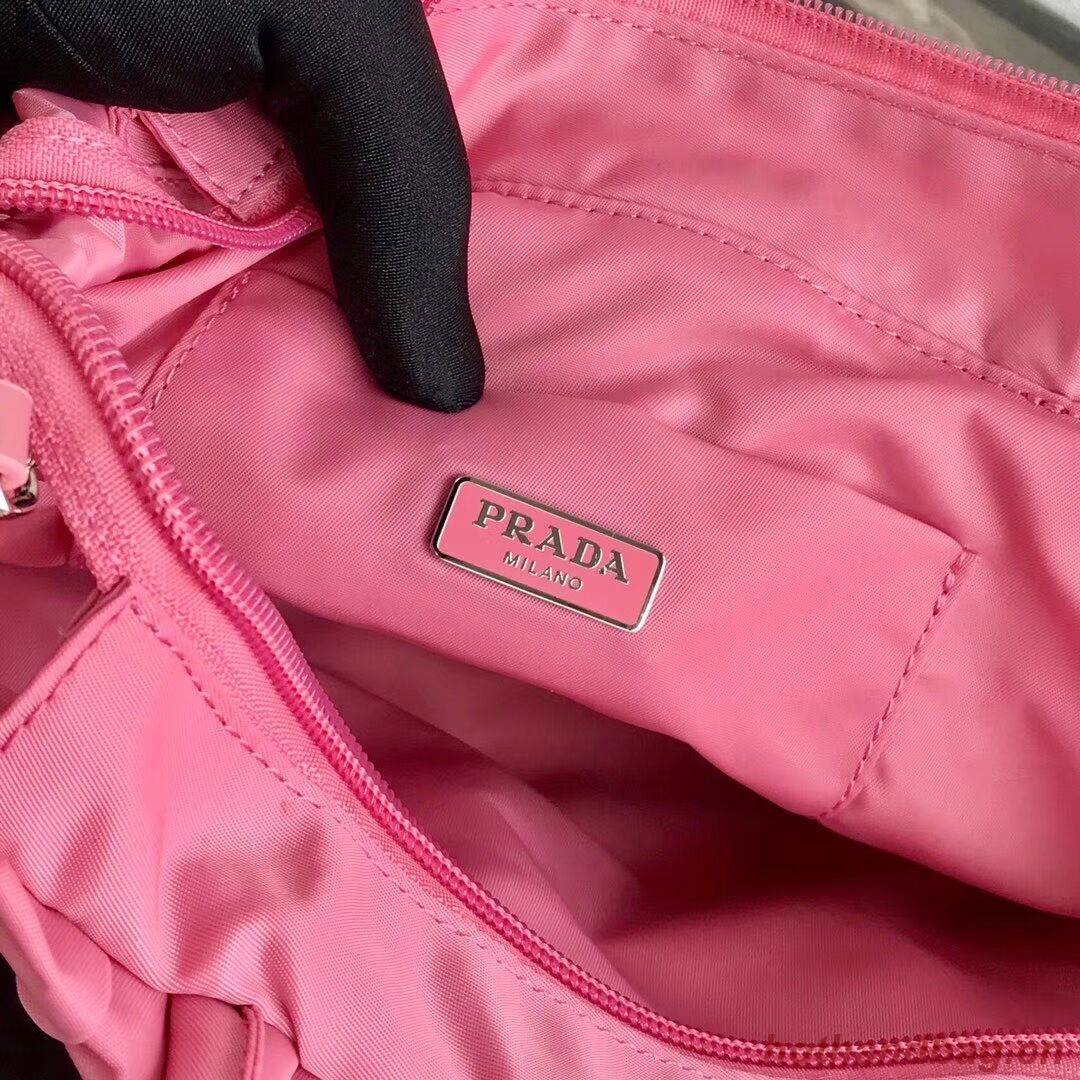 Prada Re-Edition nylon Tote bag 1BG321 pink Prada Re-Edition nylon Tote bag 1BG321 pink