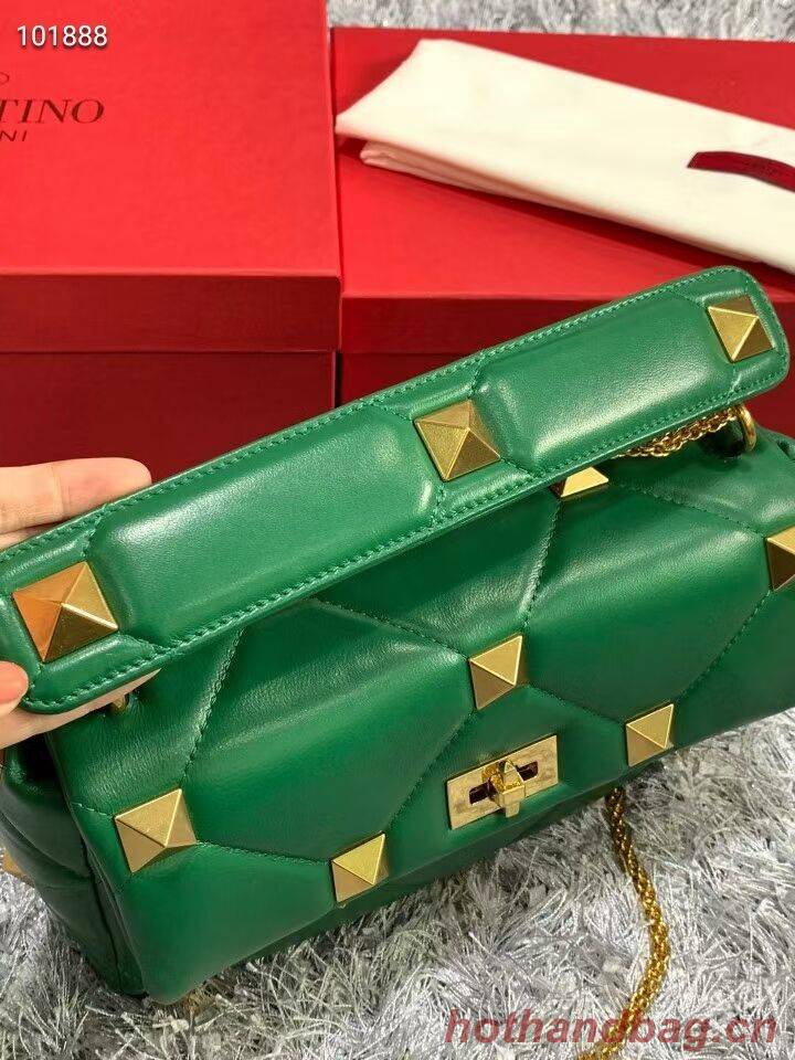 Valentino medium Garavani Roman Stud V2060 green Valentino medium Garavani Roman Stud V2060 green