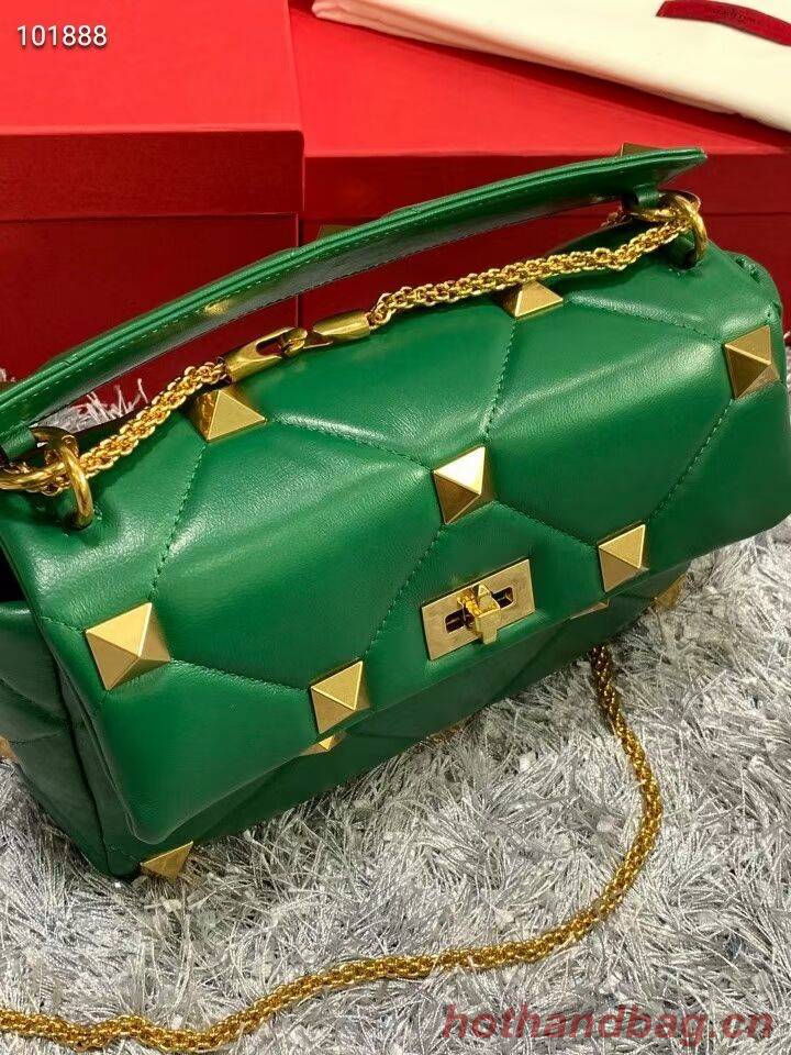 Valentino medium Garavani Roman Stud V2060 green Valentino medium Garavani Roman Stud V2060 green
