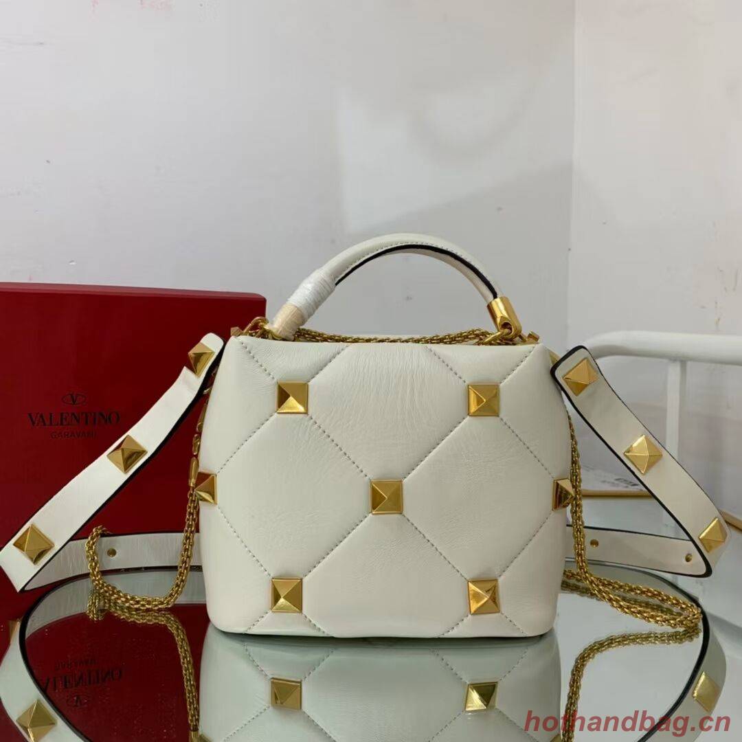 Valentino medium Garavani Roman Stud V1198 white Valentino medium Garavani Roman Stud V1198 white