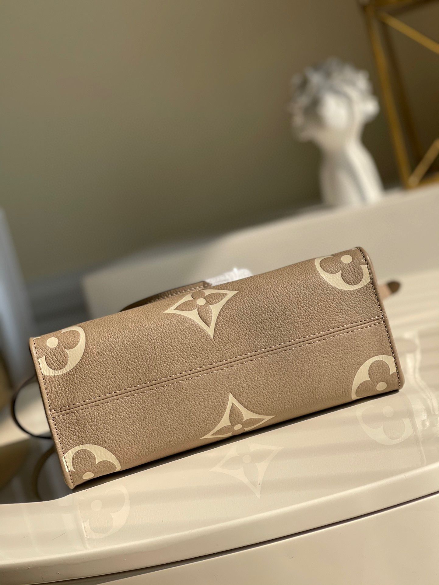 Louis Vuitton ONTHEGO Original Leather PM M45779 Gray Louis Vuitton ONTHEGO Original Leather PM M45779 Gray