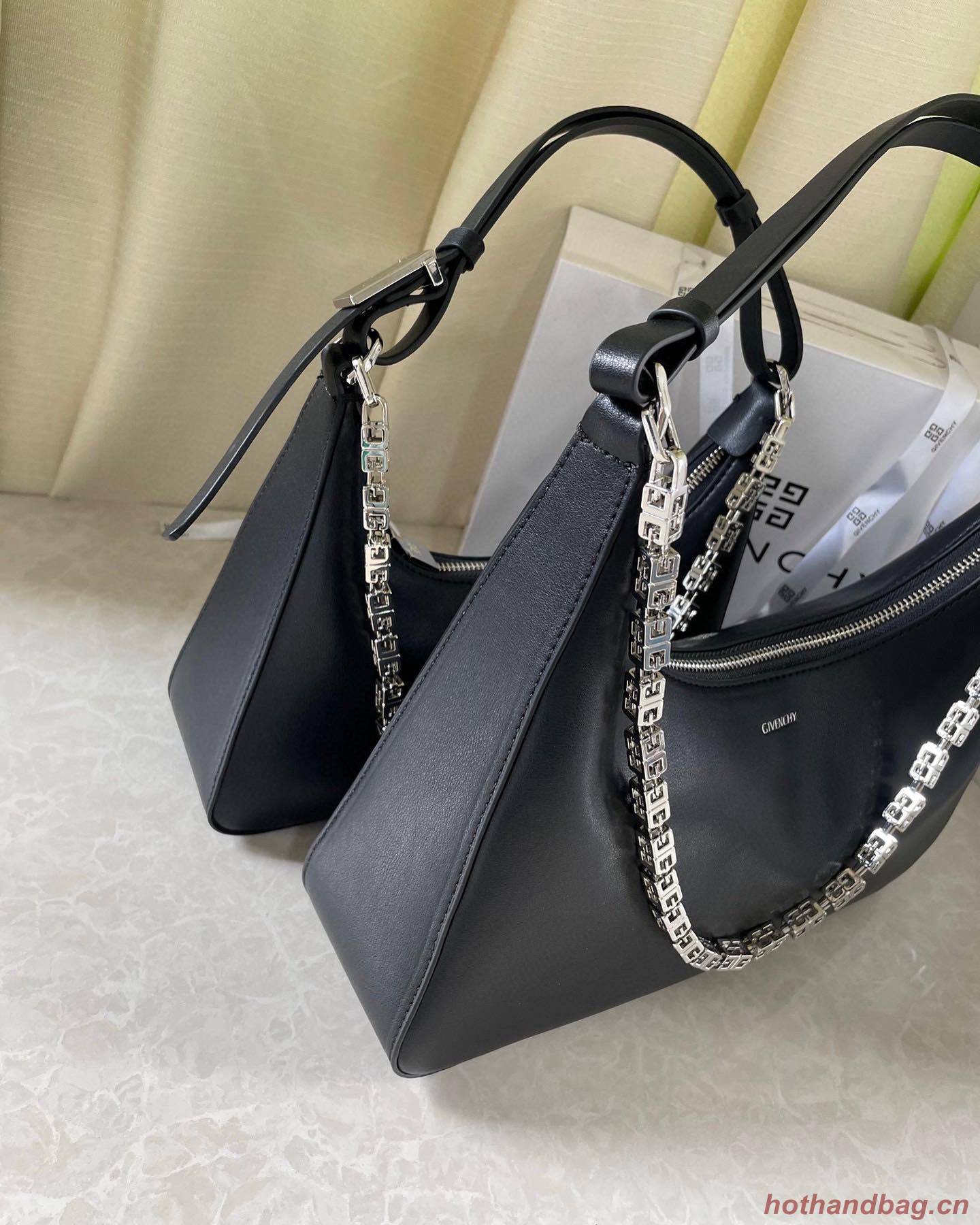 GIVENCHY Moon cut Original Leather Shoulder Bag A17300 Black GIVENCHY Moon cut Original Leather Shoulder Bag A17300 Black