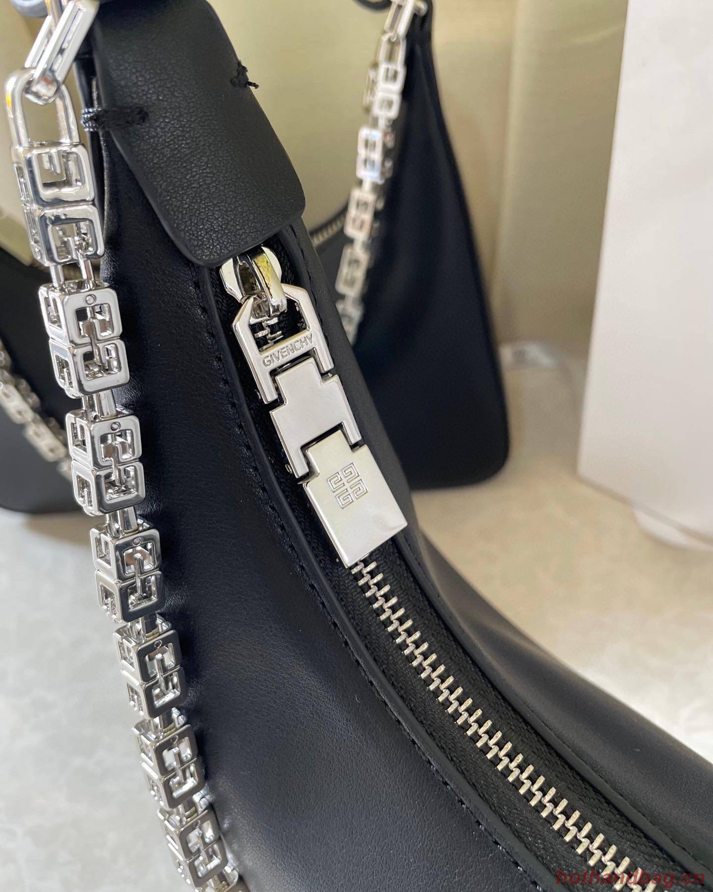 GIVENCHY Moon cut Original Leather Shoulder Bag A17300 Black GIVENCHY Moon cut Original Leather Shoulder Bag A17300 Black