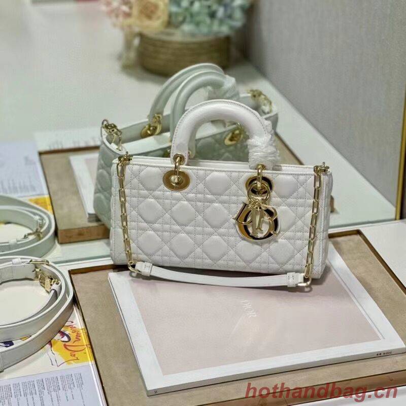 MEDIUM LADY DIOR BAG Cannage Lambskin C2820 white MEDIUM LADY DIOR BAG Cannage Lambskin C2820 white