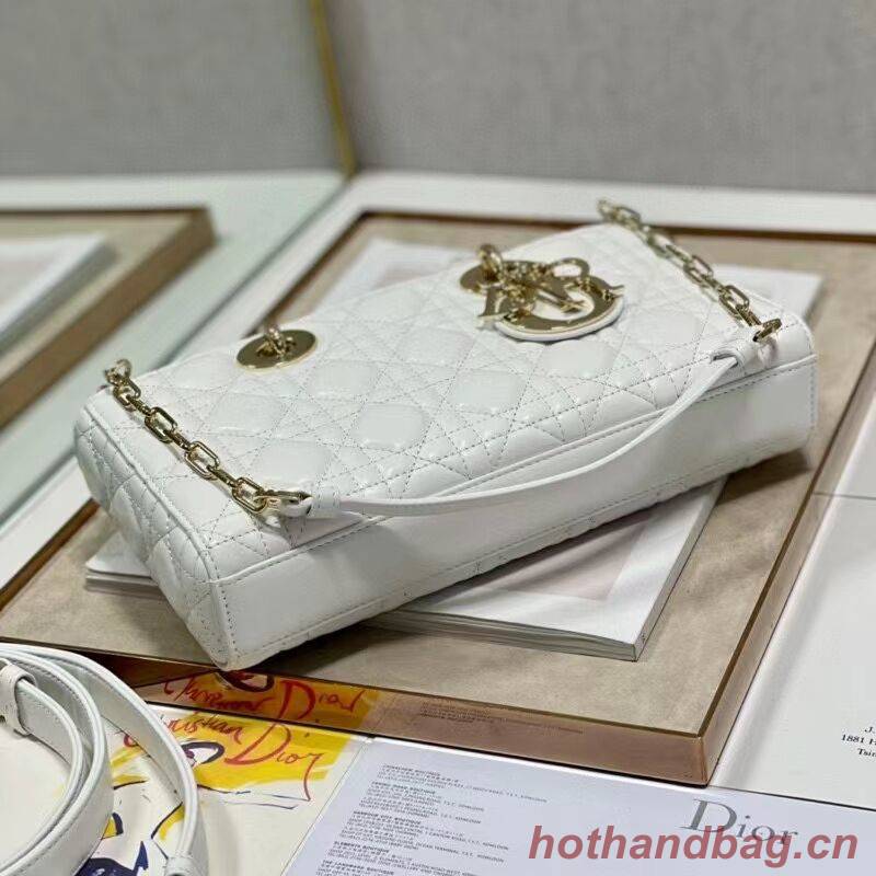 MEDIUM LADY DIOR BAG Cannage Lambskin C2820 white MEDIUM LADY DIOR BAG Cannage Lambskin C2820 white