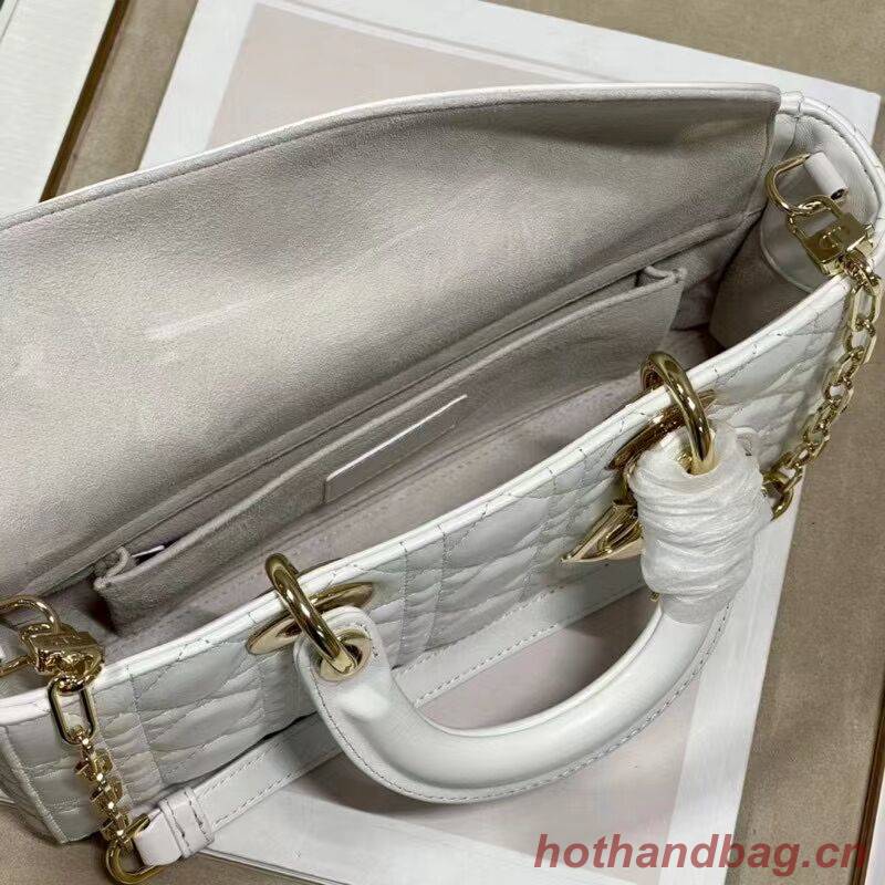 MEDIUM LADY DIOR BAG Cannage Lambskin C2820 white MEDIUM LADY DIOR BAG Cannage Lambskin C2820 white