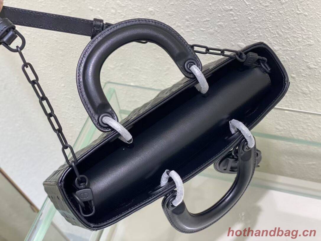 MEDIUM LADY DIOR BAG Cannage Lambskin C2811 black MEDIUM LADY DIOR BAG Cannage Lambskin C2811 black