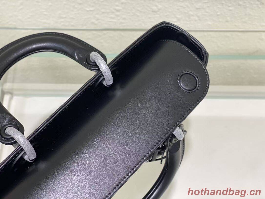 MEDIUM LADY DIOR BAG Cannage Lambskin C2811 black MEDIUM LADY DIOR BAG Cannage Lambskin C2811 black