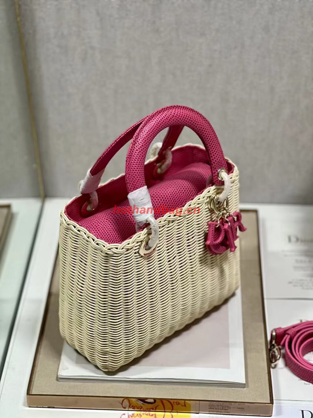 MEDIUM LADY DIOR BAG Natural Wicker and pink Lizard skin M0565 MEDIUM LADY DIOR BAG Natural Wicker and pink Lizard skin M0565
