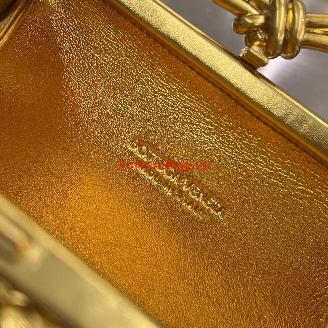 Bottega Veneta Intrecciato Sheepskin Impero Ayers Knot Clutch 11355 Gold Bottega Veneta Intrecciato Sheepskin Impero Ayers Knot Clutch 11355 Gold