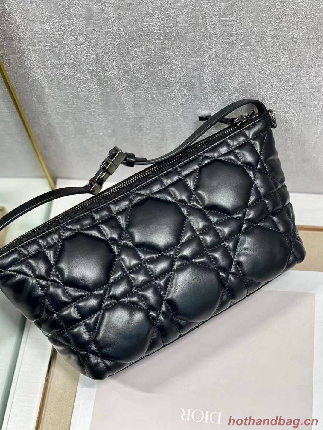 MEDIUM DIORTRAVEL NOMAD POUCH Lambskin S5554O black MEDIUM DIORTRAVEL NOMAD POUCH Lambskin S5554O black