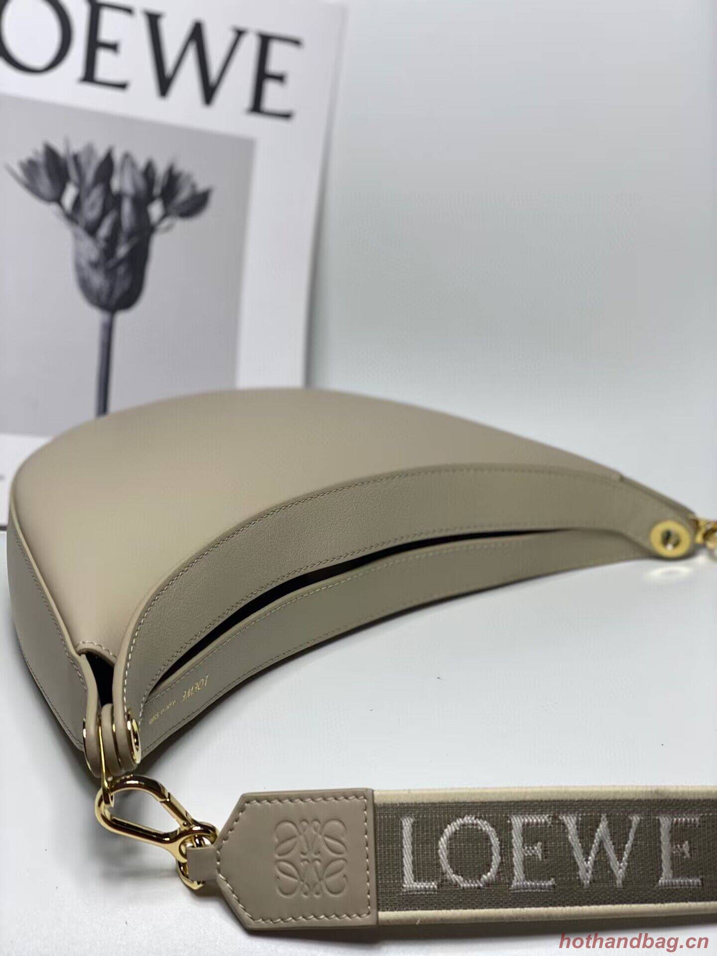 Loewe Original Leather Shoulder Handbag 3073 Gray Loewe Original Leather Shoulder Handbag 3073 Gray