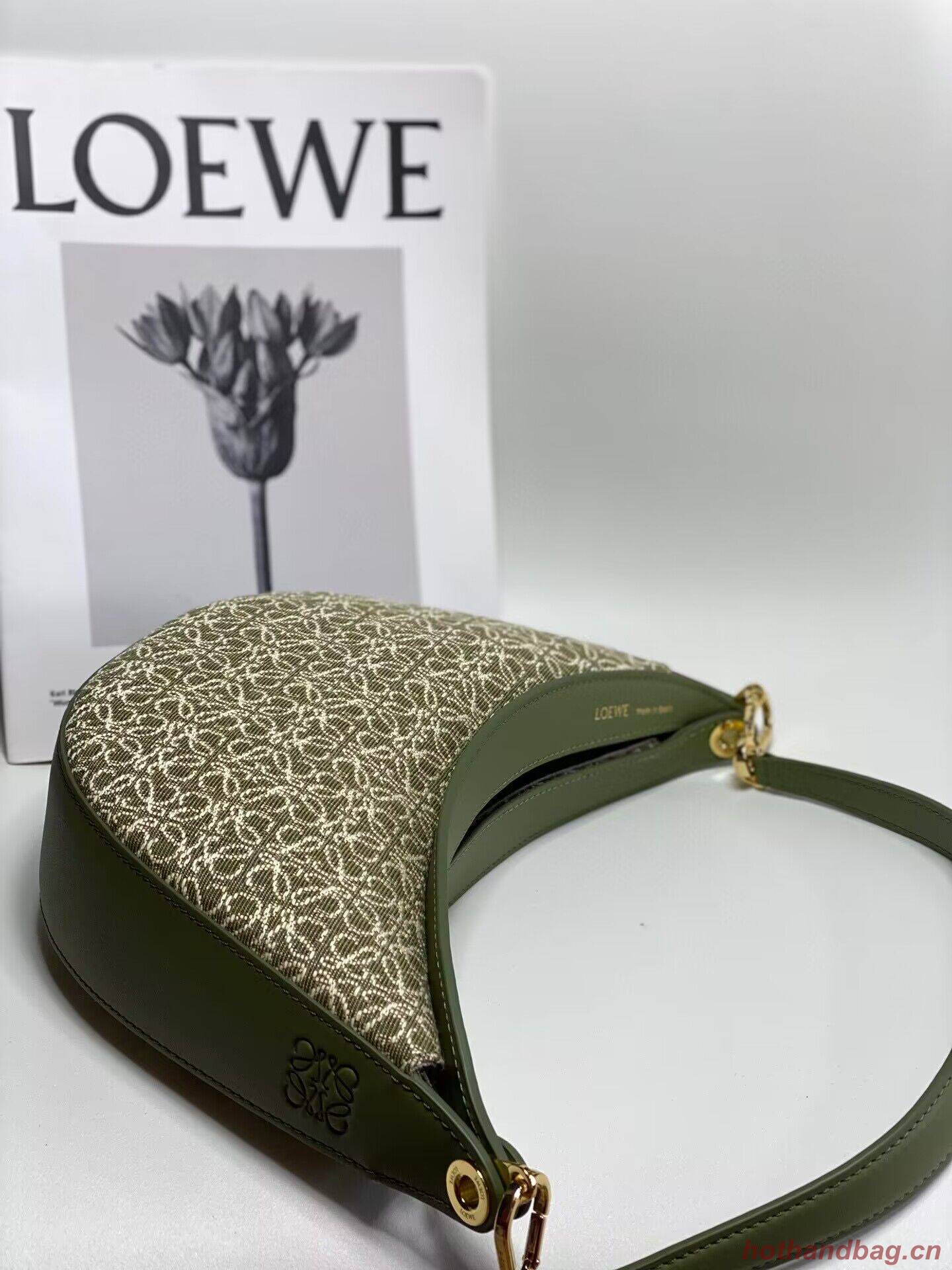 Loewe Original Leather Shoulder Handbag 3073 Green Embroidery Loewe Original Leather Shoulder Handbag 3073 Green Embroidery