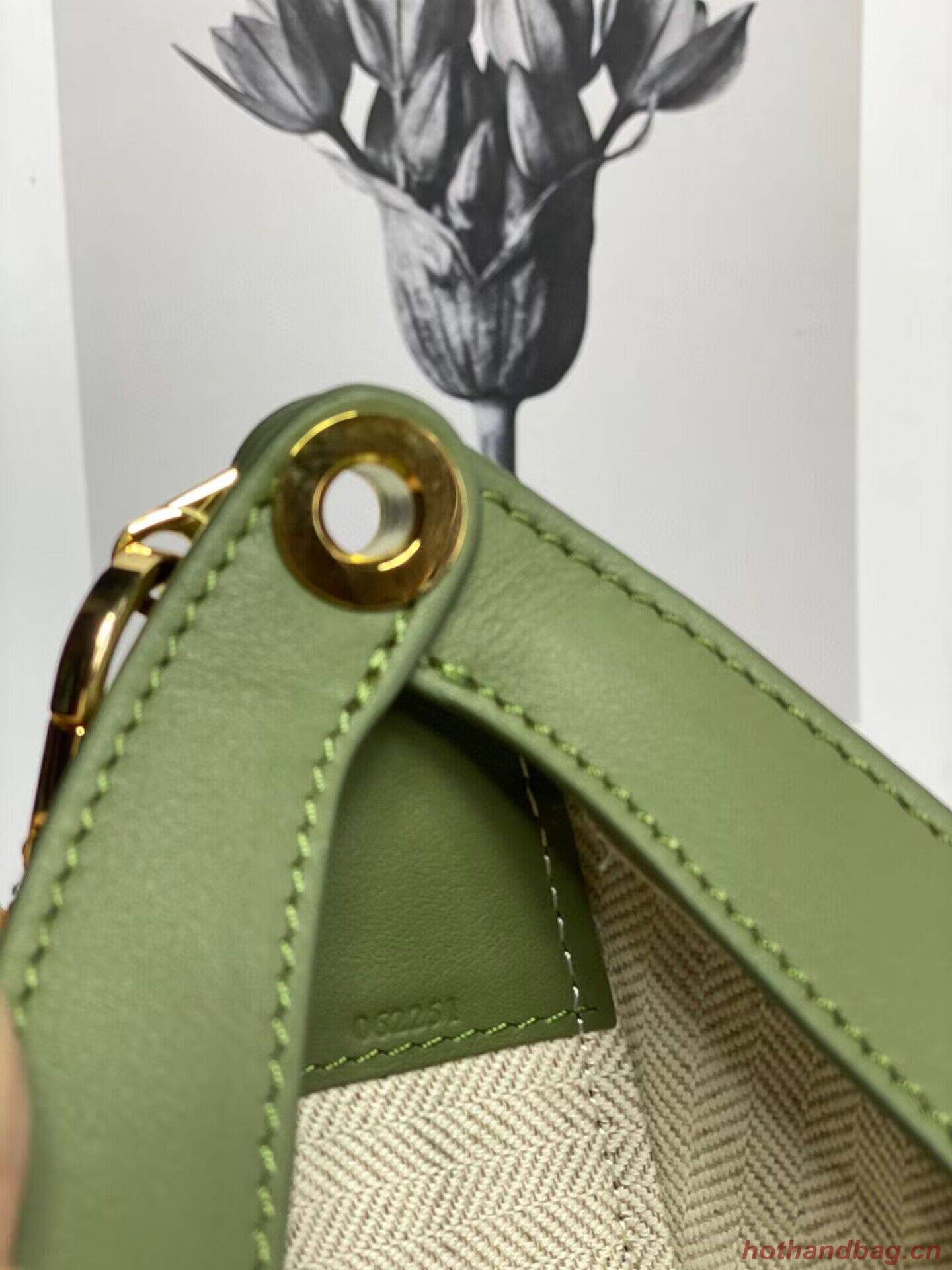 Loewe Original Leather Shoulder Handbag 3073 Green Embroidery Loewe Original Leather Shoulder Handbag 3073 Green Embroidery