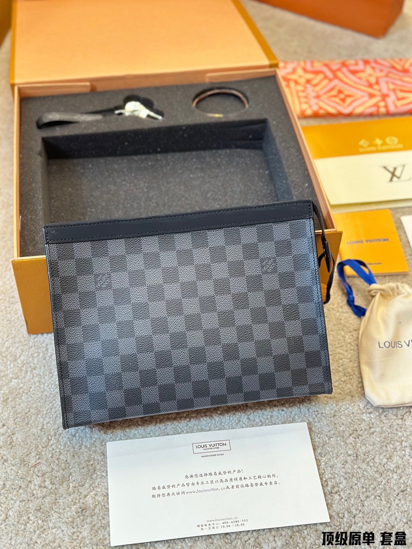 Louis Vuitton Damier Graphite Canvas POCHETTE VOYAGE MM M60443 Black Louis Vuitton Damier Graphite Canvas POCHETTE VOYAGE MM M60443 Black