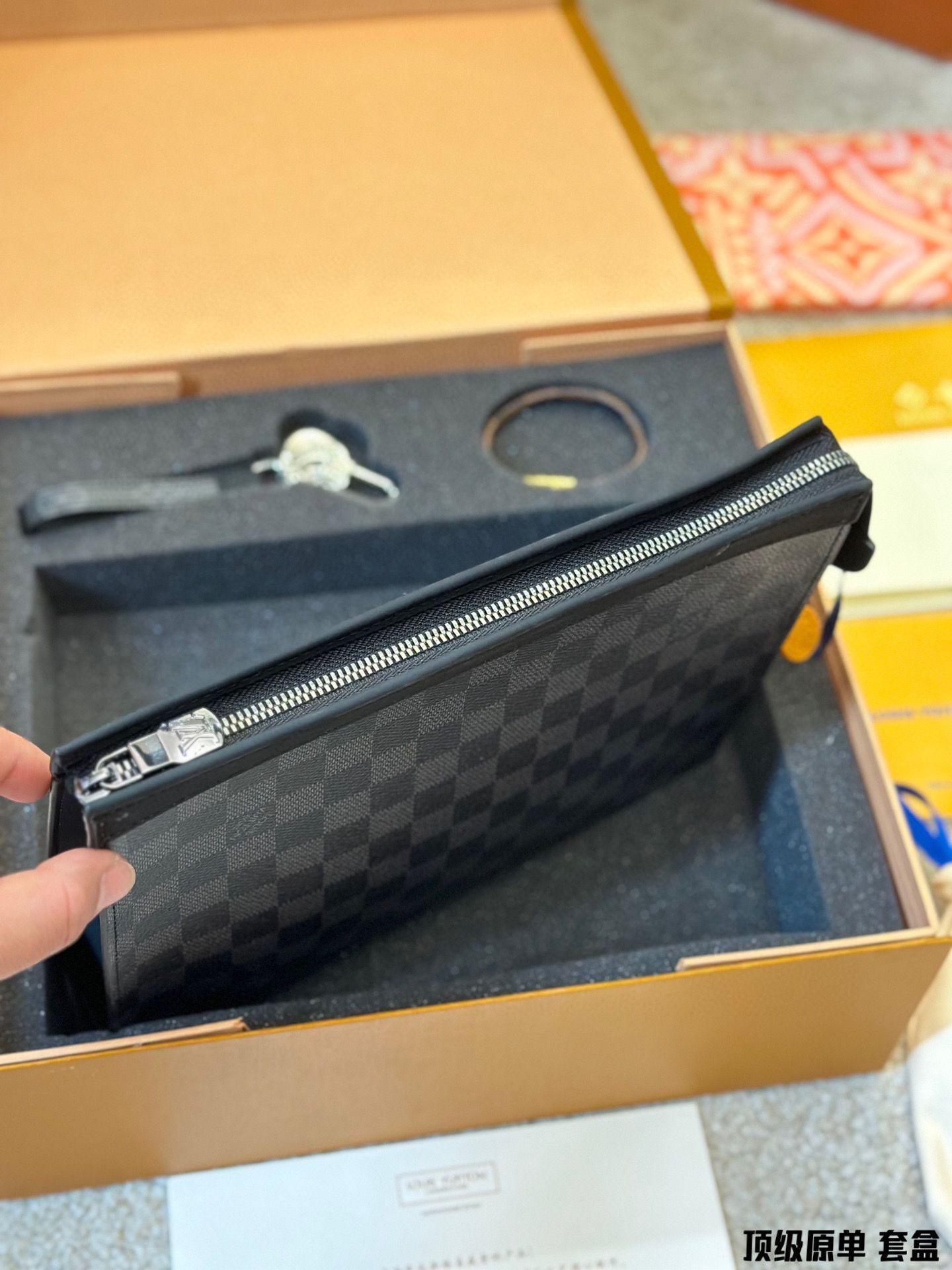 Louis Vuitton Damier Graphite Canvas POCHETTE VOYAGE MM M60443 Black Louis Vuitton Damier Graphite Canvas POCHETTE VOYAGE MM M60443 Black