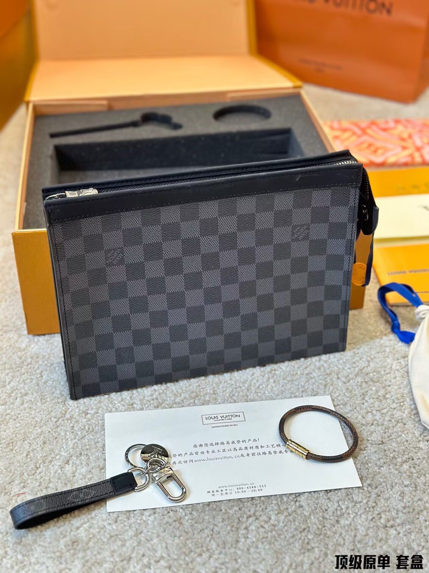 Louis Vuitton Damier Graphite Canvas POCHETTE VOYAGE MM M60443 Black Louis Vuitton Damier Graphite Canvas POCHETTE VOYAGE MM M60443 Black