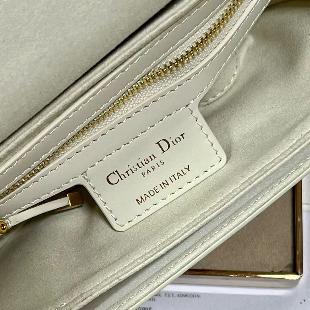 DIOR Box Calfskin M9261U white DIOR Box Calfskin M9261U white