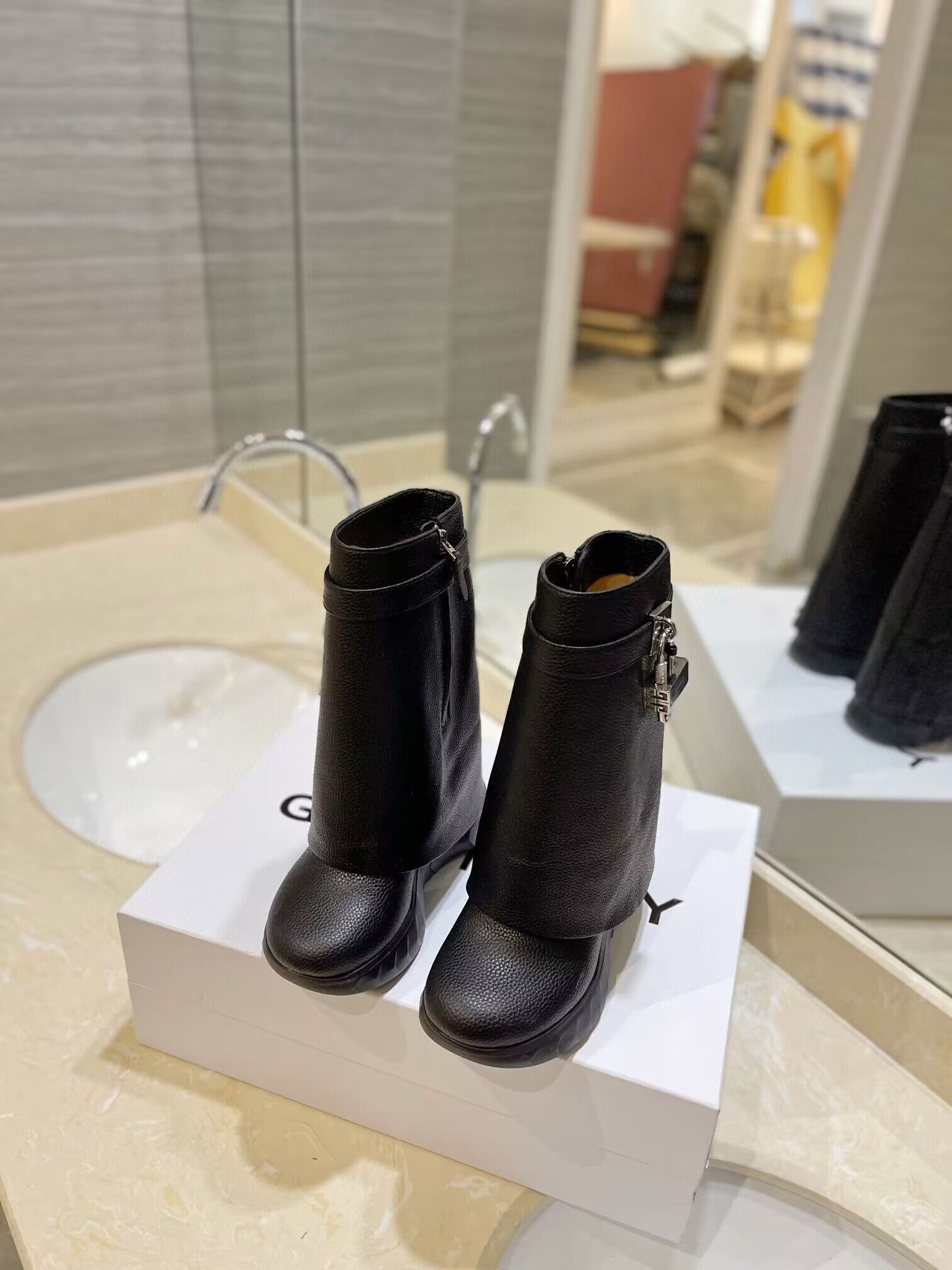 Givenchy Original Cowhide Leather Forefoot High 35MM and Heels Hight 105MM Boots Shoes G23258 Black Givenchy Original Cowhide Leather Forefoot High 35MM and Heels Hight 105MM Boots Shoes G23258 Black