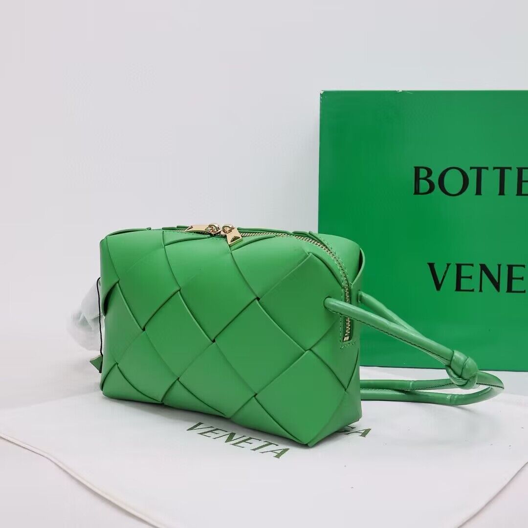 Bottega Veneta Small Cassette Camera Bag 709417 Dark Green Bottega Veneta Small Cassette Camera Bag 709417 Dark Green