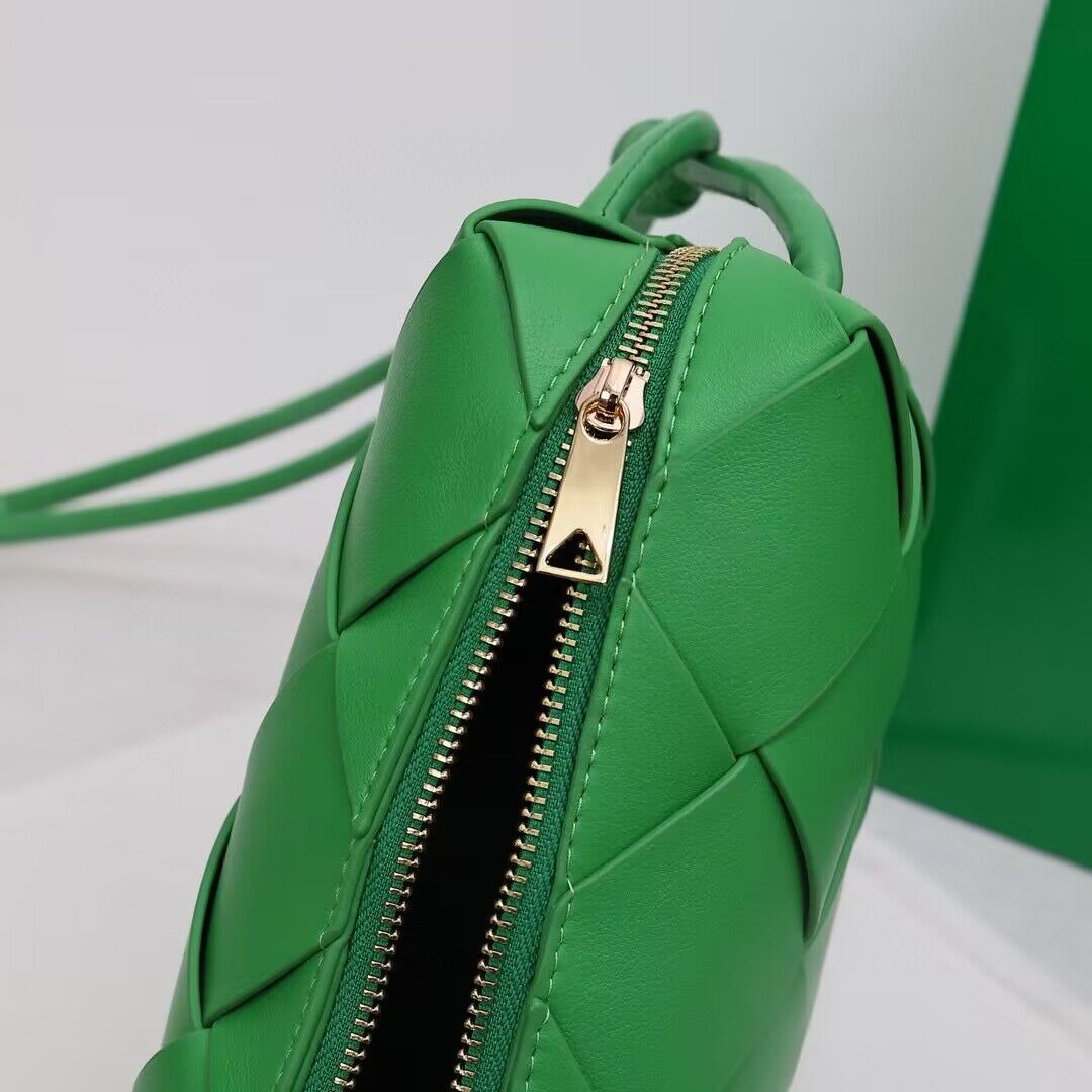 Bottega Veneta Small Cassette Camera Bag 709417 Dark Green Bottega Veneta Small Cassette Camera Bag 709417 Dark Green