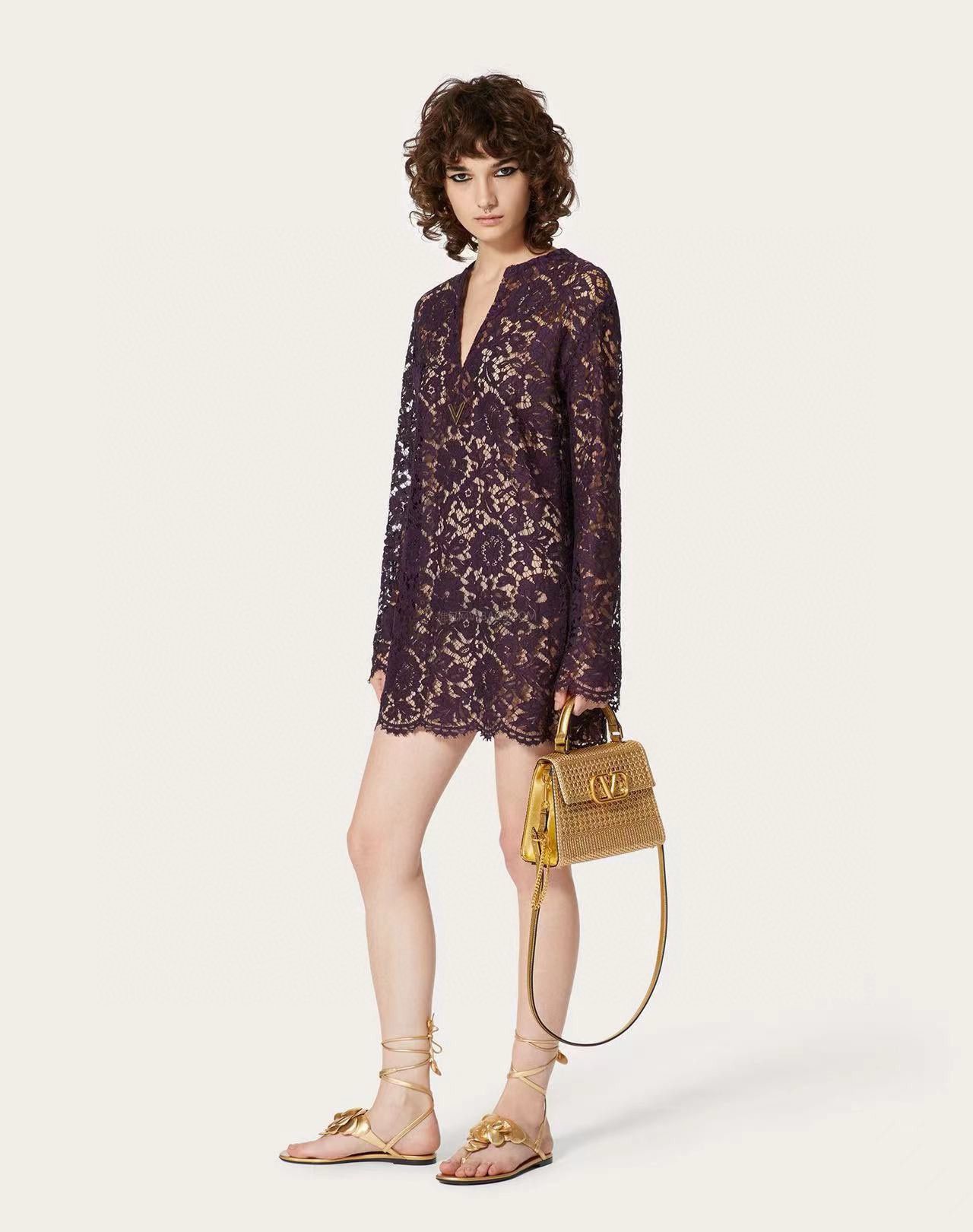 VALENTINO Small Woven Shoulder Bag 9861 Apricot VALENTINO Small Woven Shoulder Bag 9861 Apricot