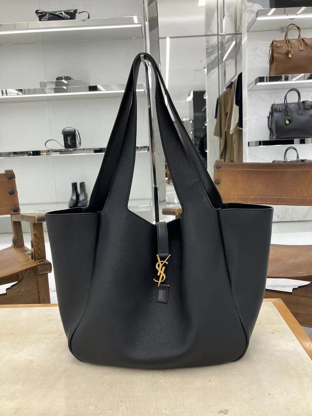 SAINT LAURENT BEA IN GRAINED LEATHER 763435 BLACK SAINT LAURENT BEA IN GRAINED LEATHER 763435 BLACK