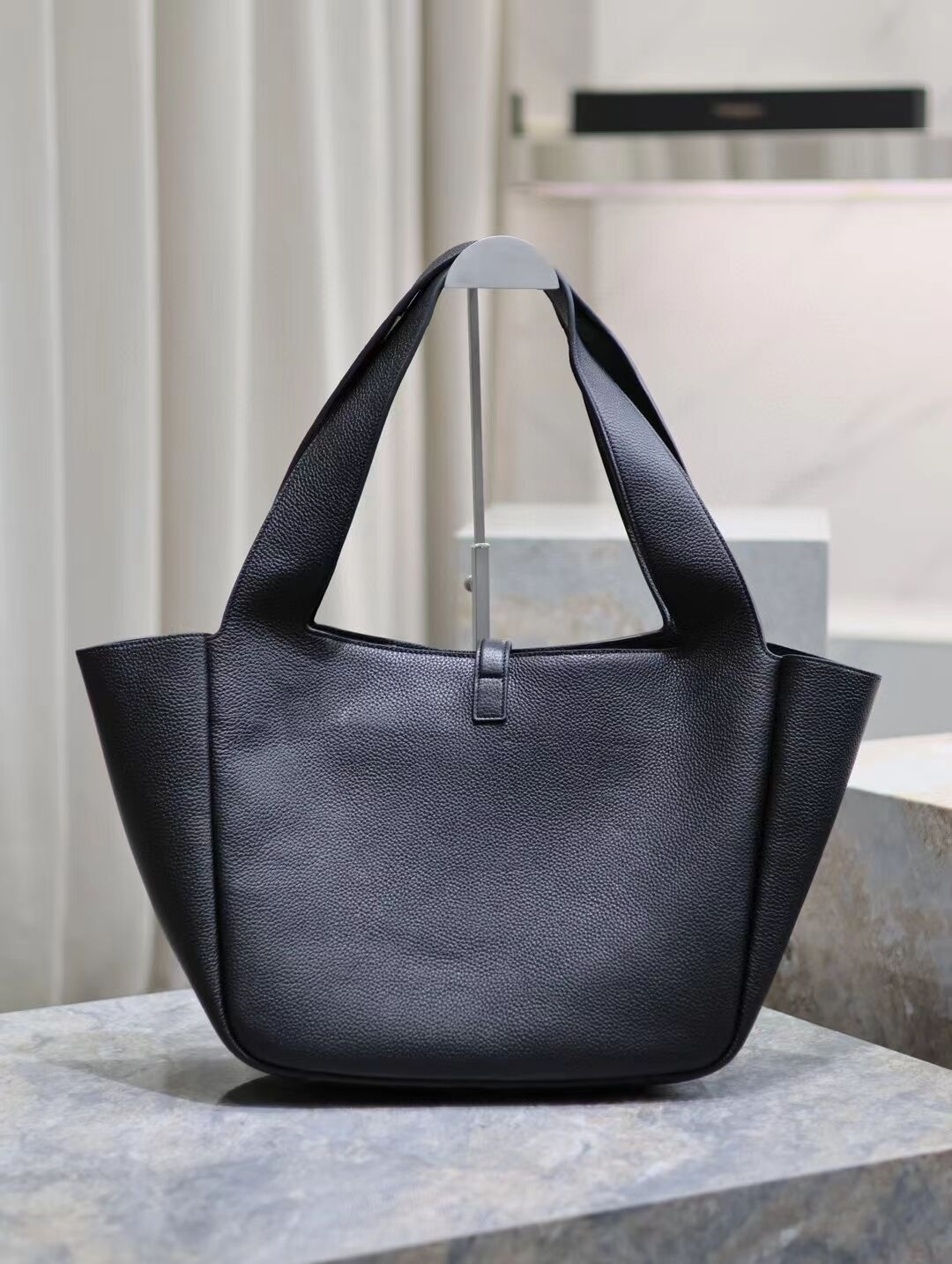 SAINT LAURENT BEA IN GRAINED LEATHER 763435 BLACK SAINT LAURENT BEA IN GRAINED LEATHER 763435 BLACK