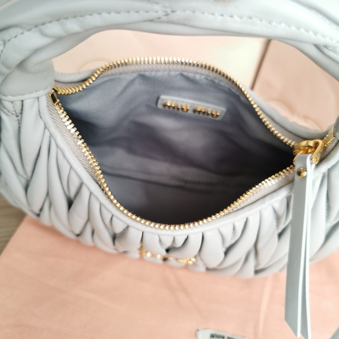Miu Miu Wander Matelasse Original Sheepskin Bag 5BC125 Grey Miu Miu Wander Matelasse Original Sheepskin Bag 5BC125 Grey