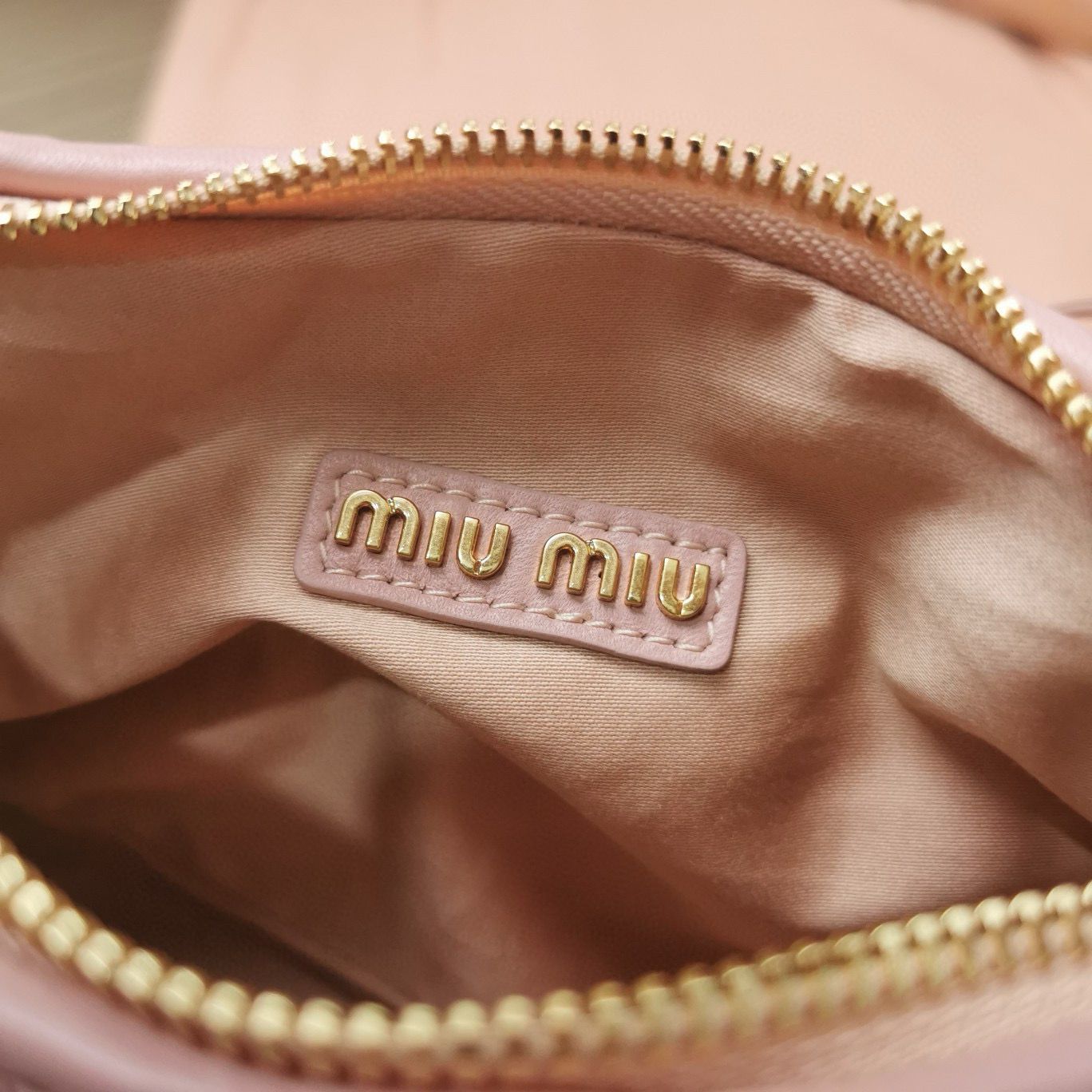 Miu Miu Wander Matelasse Original Sheepskin Bag 5BC125 Light Pink Miu Miu Wander Matelasse Original Sheepskin Bag 5BC125 Light Pink