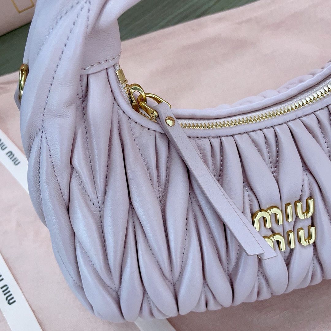Miu Miu Wander Matelasse Original Sheepskin Bag 5BC125 Light Purple Miu Miu Wander Matelasse Original Sheepskin Bag 5BC125 Light Purple