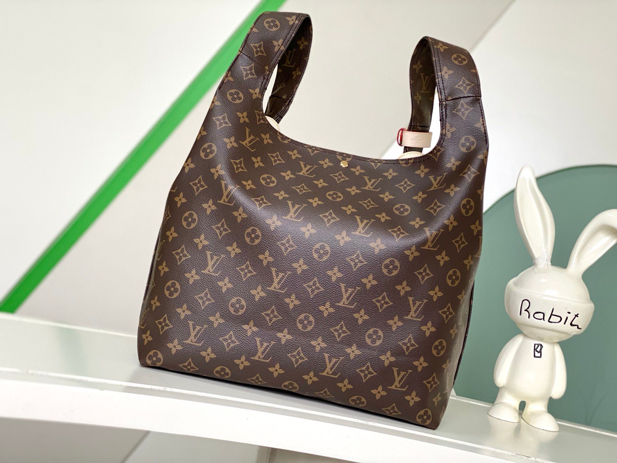 Louis Vuitton Monogram Canvas Atlantis GM Bag M46816 OR M46817 Dark Brown Louis Vuitton Monogram Canvas Atlantis GM Bag M46816 OR M46817 Dark Brown