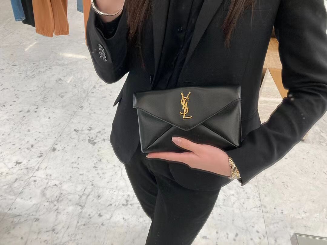 SAINT LAUREN CASSANDRE SMALL ENVELOPE POUCH IN LAMBSKIN Y773077 BLACK SAINT LAUREN CASSANDRE SMALL ENVELOPE POUCH IN LAMBSKIN Y773077 BLACK