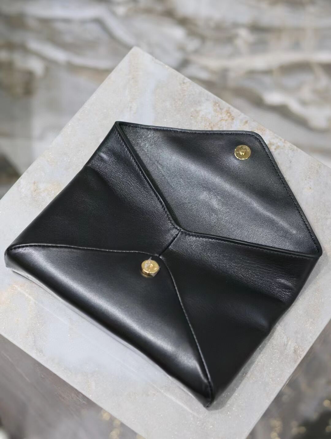 SAINT LAUREN CASSANDRE SMALL ENVELOPE POUCH IN LAMBSKIN Y773077 BLACK SAINT LAUREN CASSANDRE SMALL ENVELOPE POUCH IN LAMBSKIN Y773077 BLACK