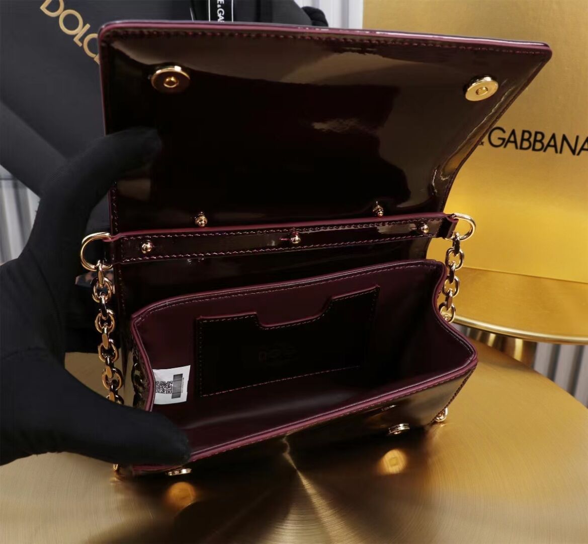 Dolce & Gabbana Patent leather Shoulder Bag G6504 Burgundy Dolce & Gabbana Patent leather Shoulder Bag G6504 Burgundy