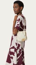 VALENTINO MINI VLOGO POUF Sheepskin WP0AC3Z white VALENTINO MINI VLOGO POUF Sheepskin WP0AC3Z white