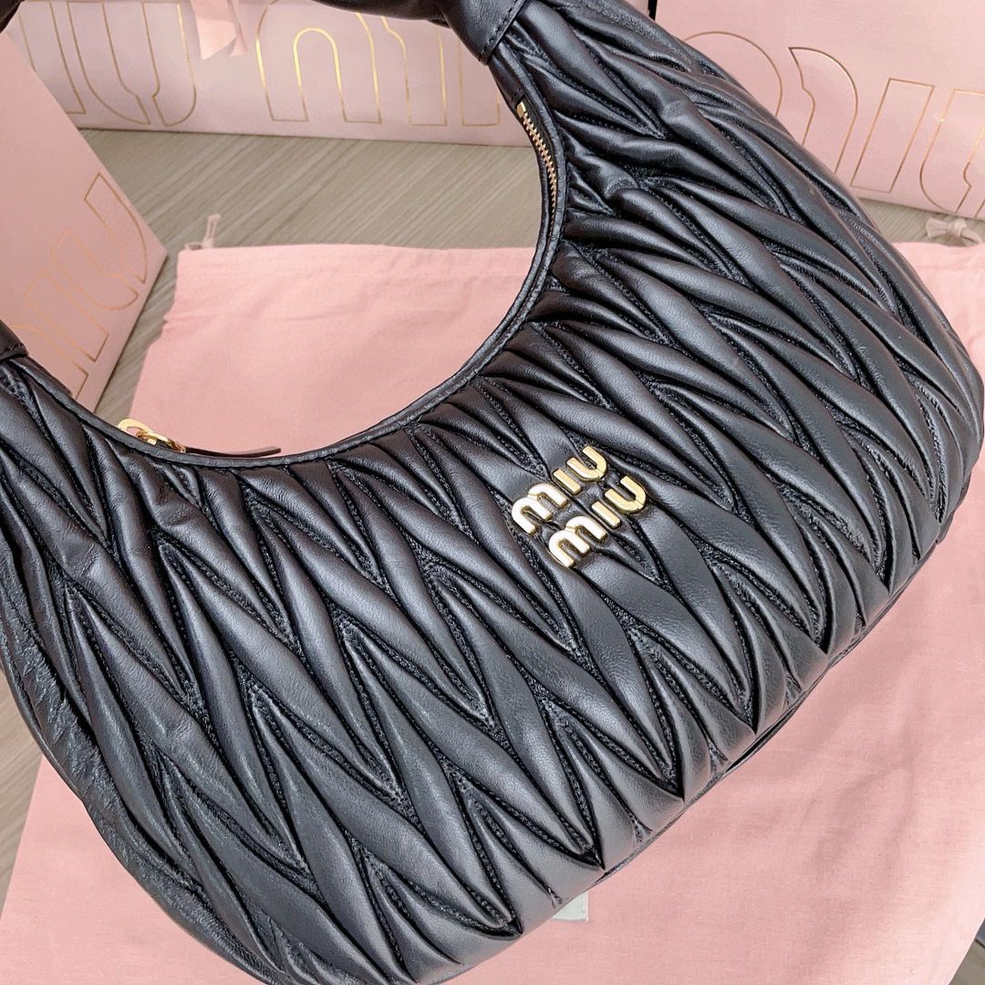Miu Miu Wander Matelasse Nappa Original Sheepskin Hobo Bag 5BC108 Black Miu Miu Wander Matelasse Nappa Original Sheepskin Hobo Bag 5BC108 Black