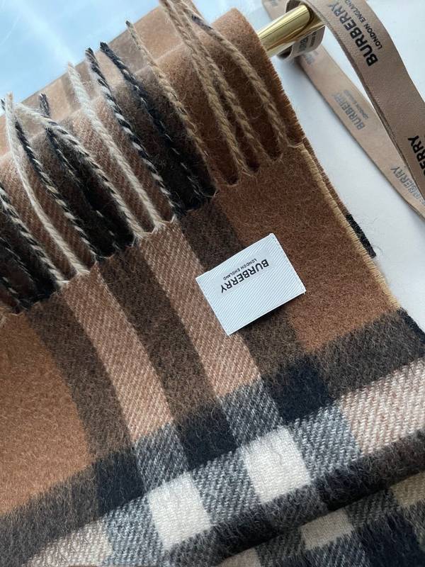 Burberry Scarf BBC00170 Burberry Scarf BBC00170