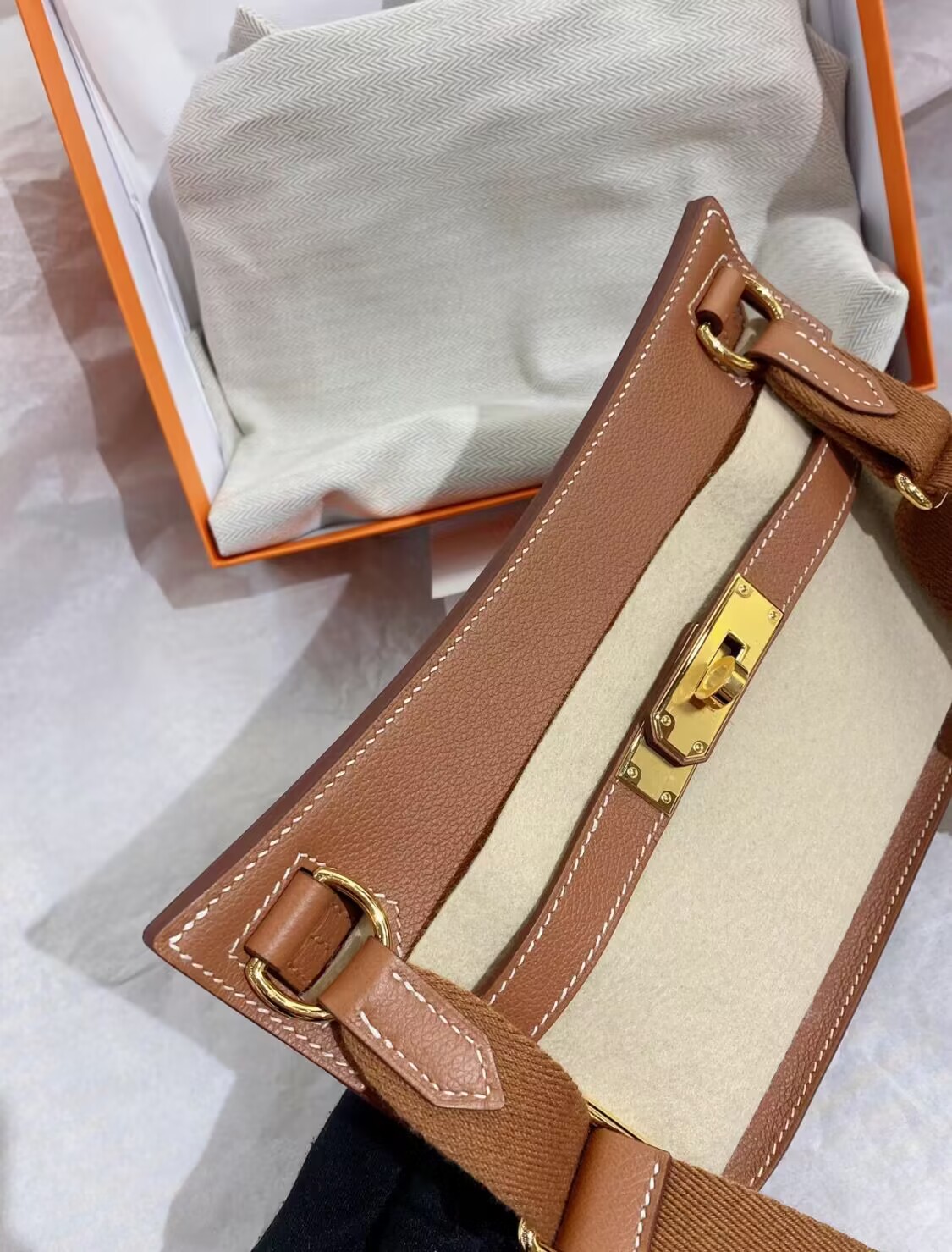 Hermes Original Leather 23CM Mini Jypsiere H0880 Brown Hermes Original Leather 23CM Mini Jypsiere H0880 Brown