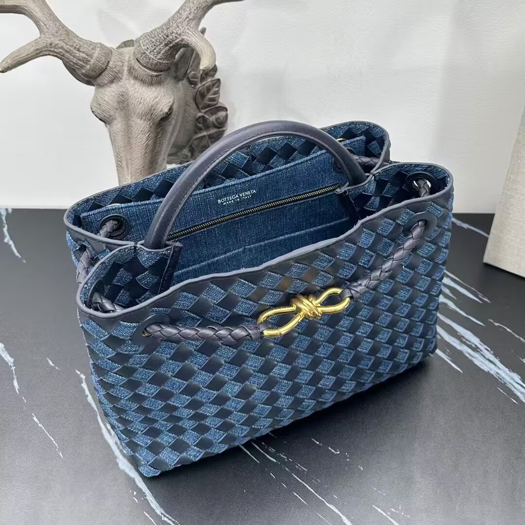 Bottega Veneta Medium Andiamo Bag 766014 Denim&Navy Bottega Veneta Medium Andiamo Bag 766014 Denim&Navy