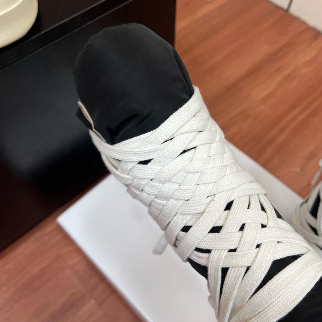 Moncler Mens Boots Shoes M1780 Black&white Moncler Mens Boots Shoes M1780 Black&white