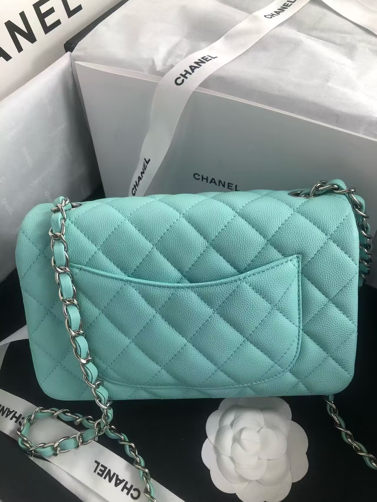 Chanel Flap Shoulder Bag Grained Calfskin Caviar Leather A01116 silver-Tone Metal sky blue Chanel Flap Shoulder Bag Grained Calfskin Caviar Leather A01116 silver-Tone Metal sky blue